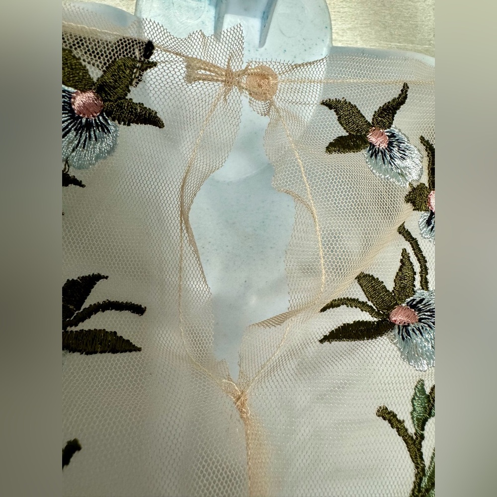 Zara embroidered mesh top - Picture 7 of 9